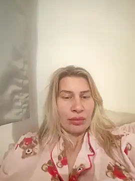 NaughtyClaudia  online show from December 17, 9:19 pm