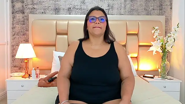 SelennaCooper online show from December 2, 12:07 pm