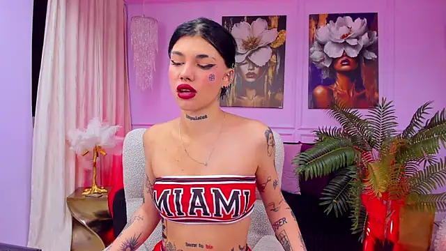 YasminWild online show from December 4, 4:37 am