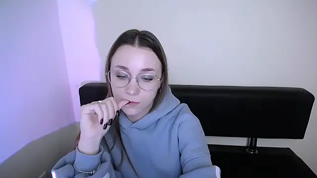 MillaTems  online show from November 20, 9:54 am