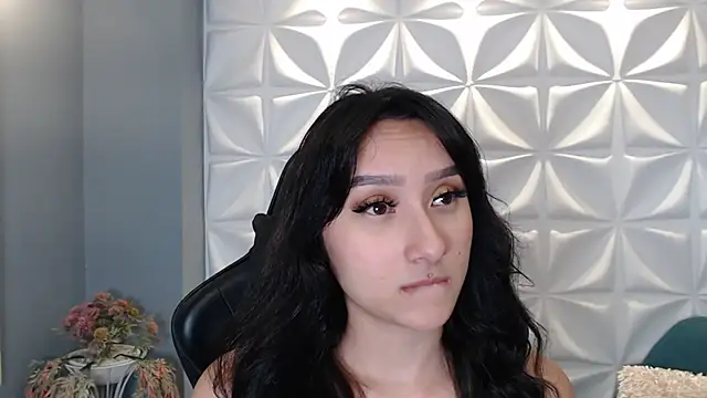 HorneyyQueen online show from November 25, 2:30 pm