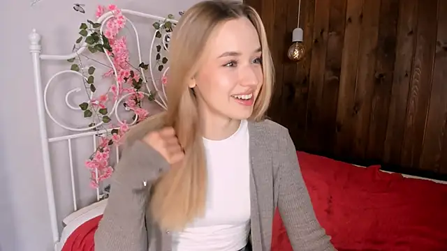 KristleKirst online show from November 27, 3:04 pm