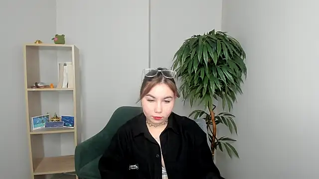 LaneUmanzor online show from November 19, 10:37 am