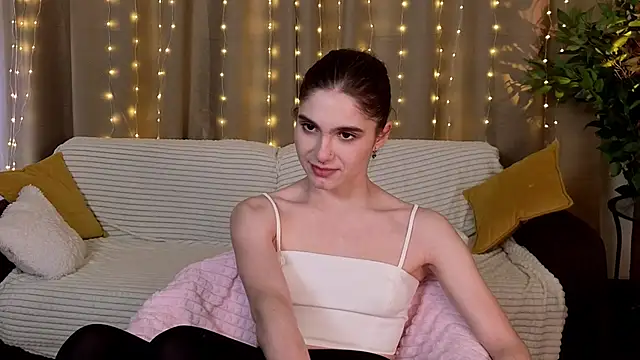 RozanneJordan online show from December 15, 5:07 pm