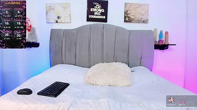 Maddy  Jones online show from February 11, 7:26 pm