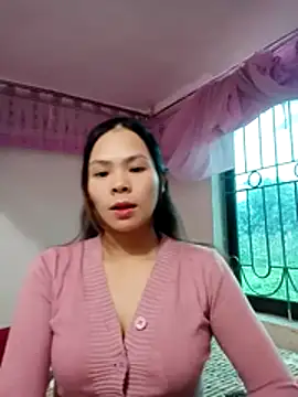 quynhquynh  online show from February 21, 2:34 am