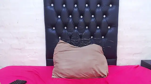 RoxyBuchxx online show from February 7, 4:44 pm