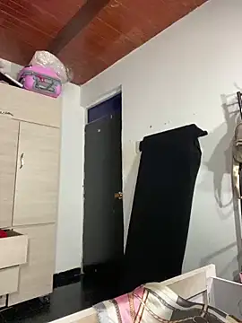 Annaa Hott online show from December 4, 7:10 am