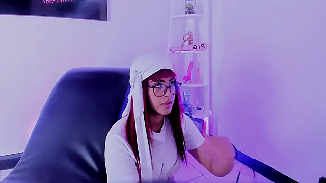 Taylor  Watson online show from February 6, 7:06 pm