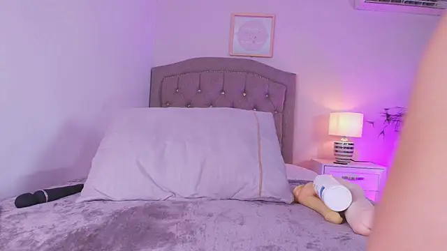 lanna w online show from February 3, 7:51 pm