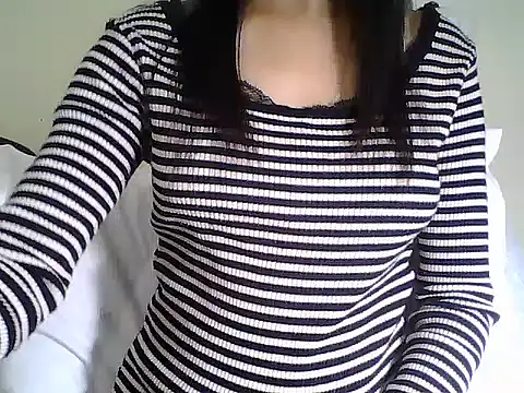 Bold girl23 online show from December 18, 2:22 pm