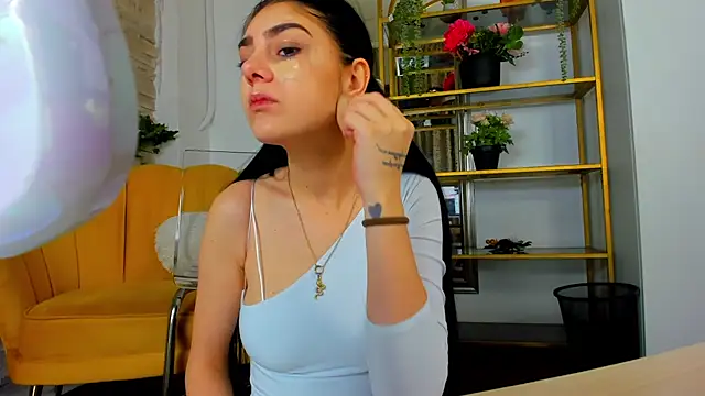 SerennaNoir online show from January 7, 5:55 am