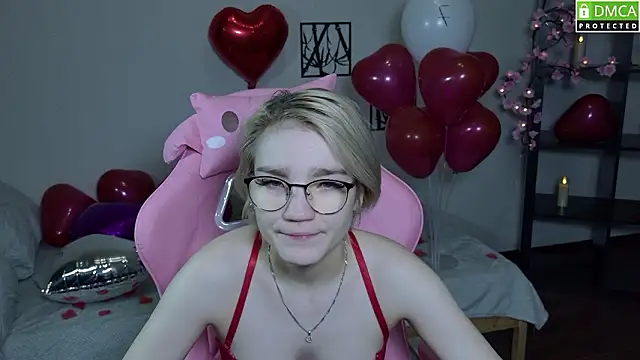 Megan Lora online show from February 14, 1:40 am