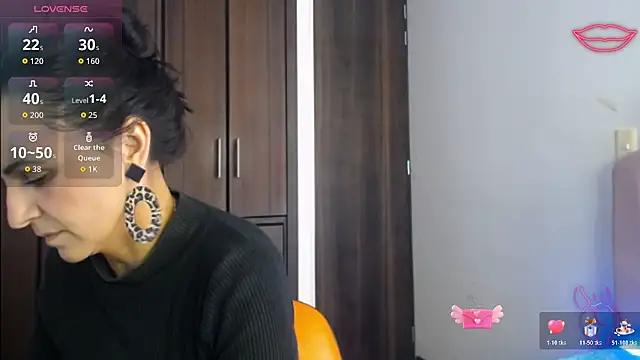 Juliana  lx online show from December 20, 2:10 pm