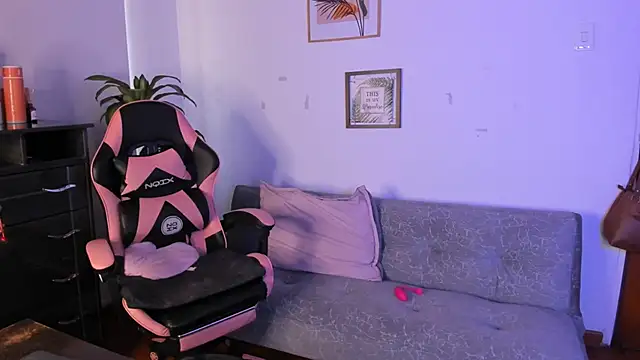 Liana 99  online show from November 21, 12:18 pm