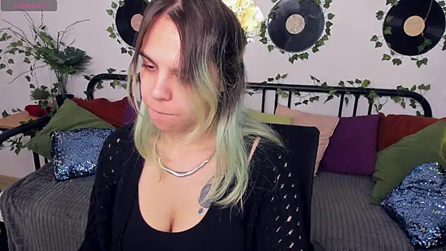 LiraBelle online show from November 24, 3:30 am