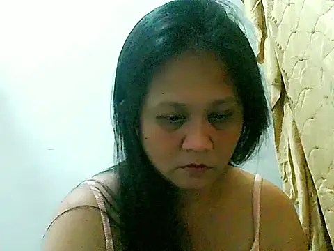 divinegrace1983 online show from November 24, 6:15 am