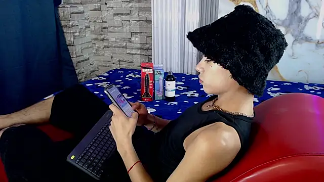 maverickhotson303av online show from December 21, 3:55 am