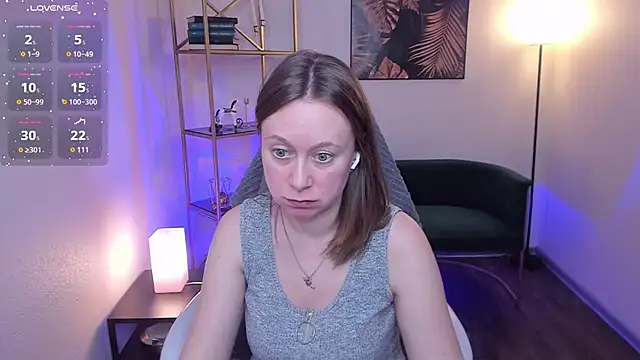 Brooke lover online show from April 8, 8:55 pm