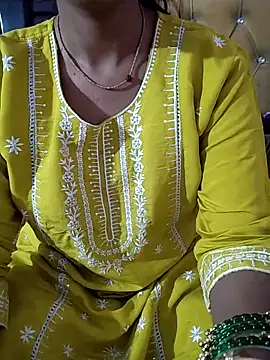 RASHMI SHARMA9 online show from February 15, 11:42 am