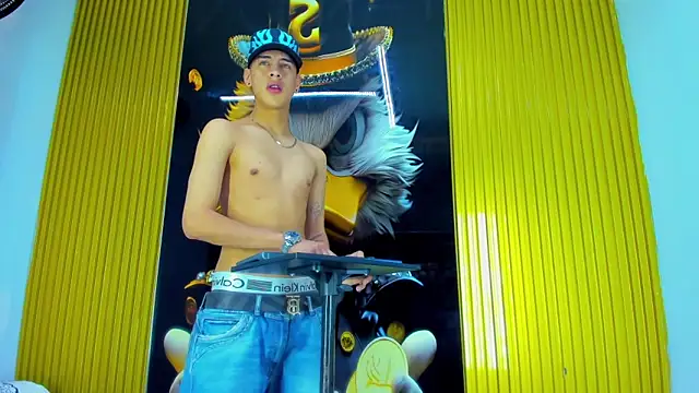 twink scott  online show from December 19, 8:45 pm