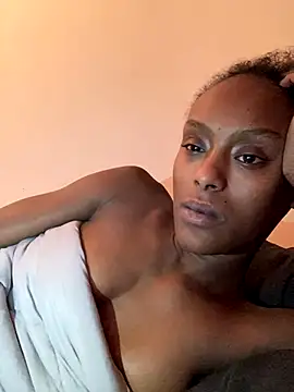    Hannah    online show from December 1, 4:38 am