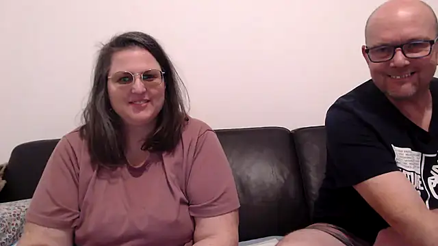 bea french curvy online show from February 8, 9:29 pm