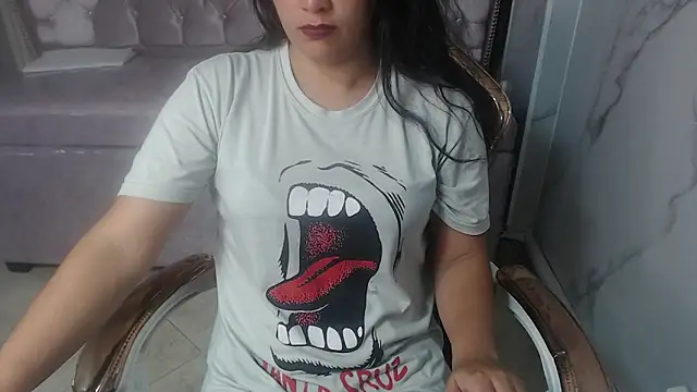 Evangeline b online show from November 28, 1:36 pm