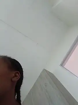 MsParisSmith online show from February 13, 8:38 am