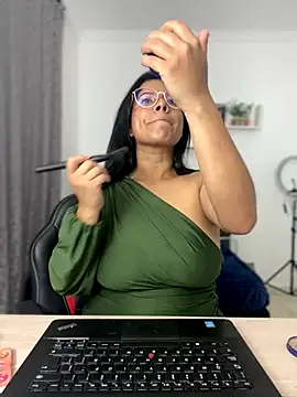 CATHA EF online show from January 8, 9:41 pm