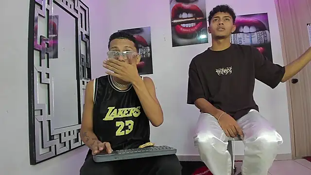 COUPLES BOYS online show from December 2, 7:21 am