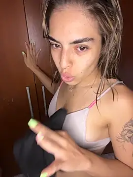 CammyyDomm online show from December 5, 7:15 pm