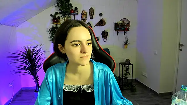 KateWillows online show from February 21, 6:36 am