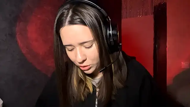 AngeliqueSulima online show from January 8, 2:10 pm