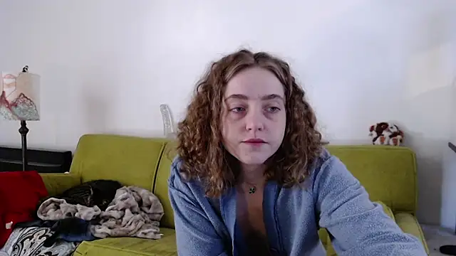 DeliaBlew online show from December 15, 3:39 pm