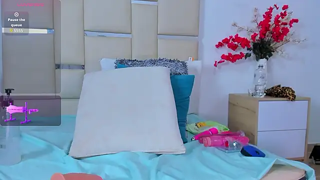 MajoLinares online show from February 3, 8:23 pm