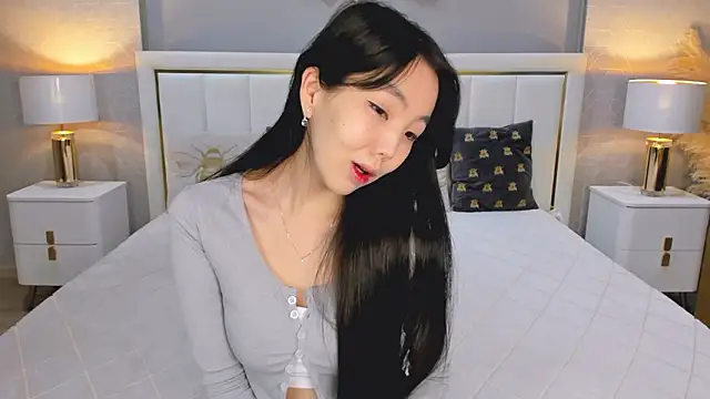 EMILY GREENSON online show from February 14, 6:48 am