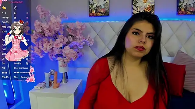 nicole saenz  online show from December 17, 3:44 am