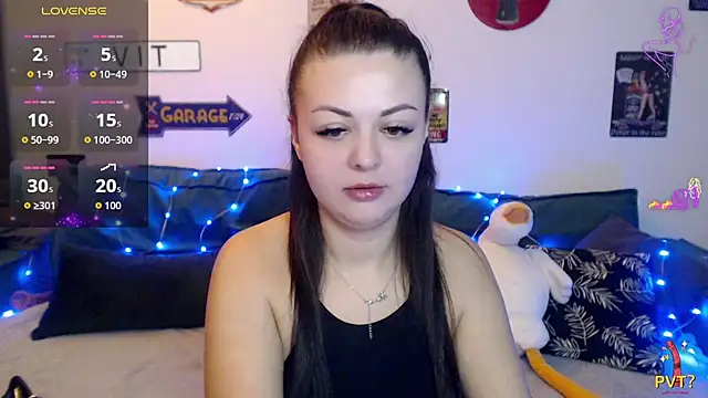 MonicaMoonly online show from December 5, 8:32 pm