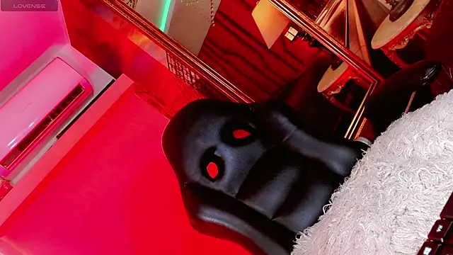 Tiiana Glow10  online show from December 16, 12:44 pm