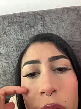 Mila goez online show from December 20, 5:50 pm