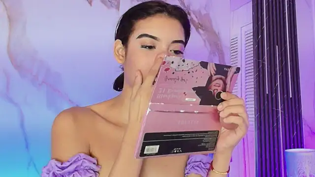 BellaHarpeer online show from February 26, 8:41 pm