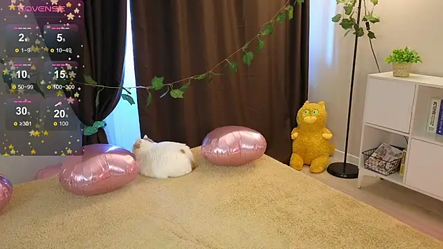 Lace Thrill online show from March 10, 2:10 pm