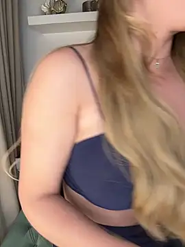 Aria Byers online show from December 21, 3:33 am