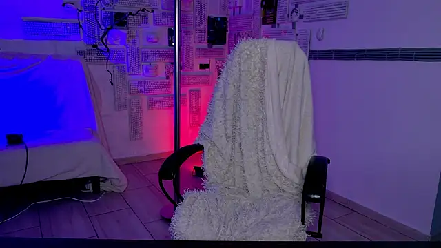 KimPorins online show from February 14, 4:31 pm