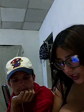 HotNMcouple online show from December 5, 5:07 am