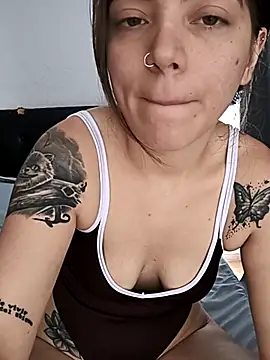 Ceciihot online show from January 8, 5:28 pm