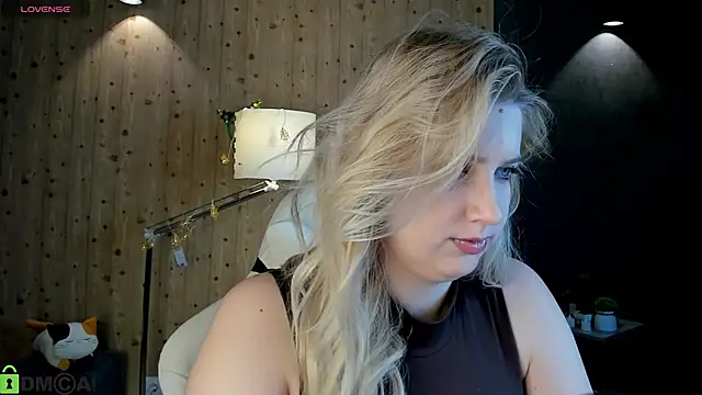 LunasShine online show from December 15, 4:07 am