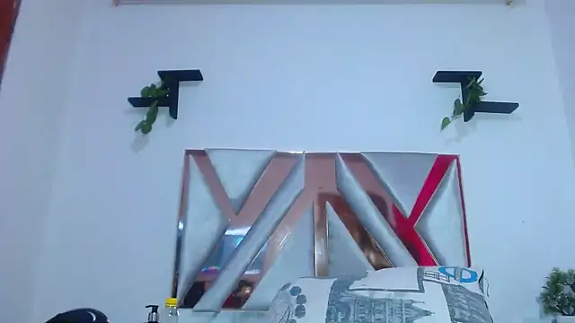 ElyThonsom online show from December 15, 12:43 pm