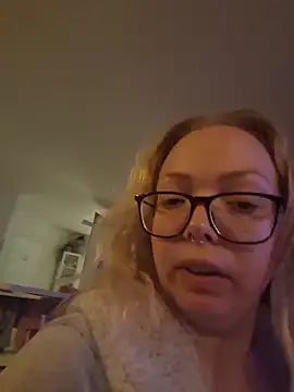 QueenDeluxe online show from February 21, 10:32 pm